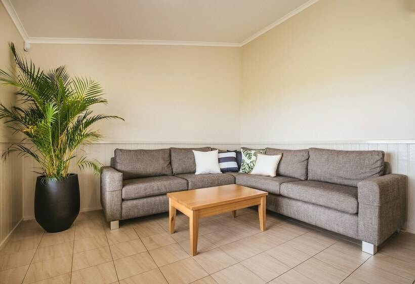 Люкс 3 Спальни, Clyde View Holiday Park