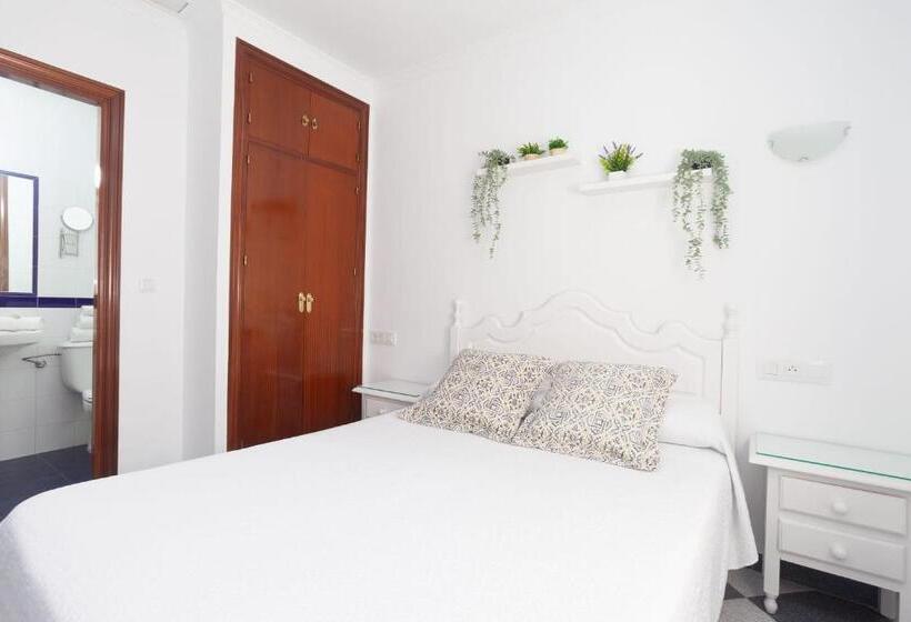 Номер Стандарт, Hostal Restaurante La Giralda