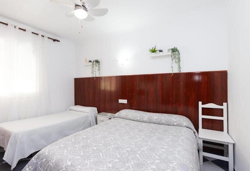 Номер Стандарт, Hostal Restaurante La Giralda
