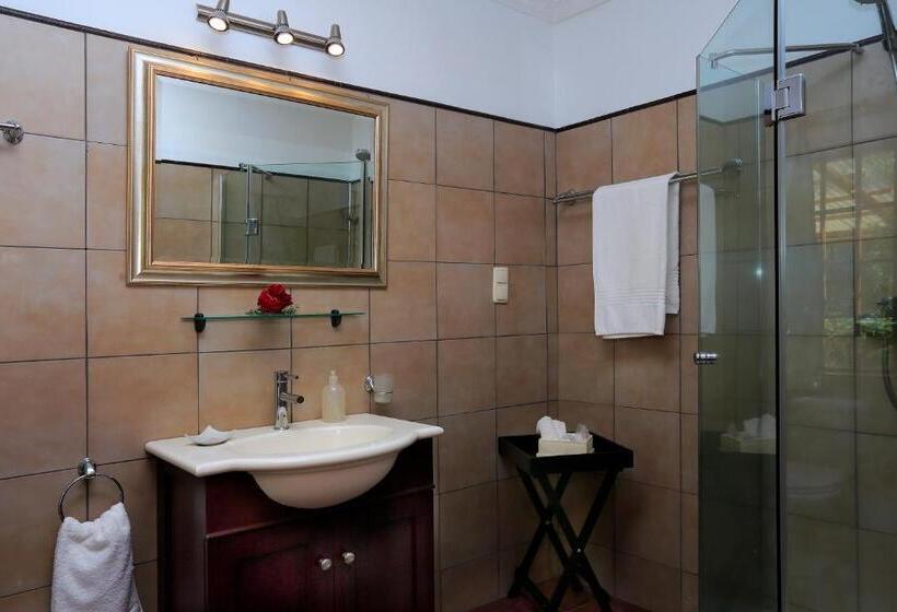 Люкс Вид на Бассейн, Orange Ville Lodge & Guesthouse