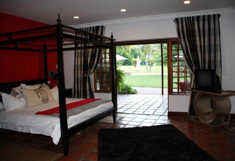 Люкс Вид на Бассейн, Orange Ville Lodge & Guesthouse