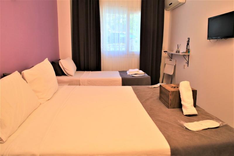 اتاق خانوادگی, Lavender Otel