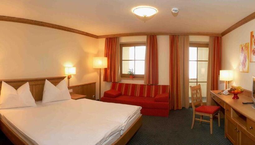 اتاق استاندارد سه تخته با بالکن, Berghotel Alpenklang