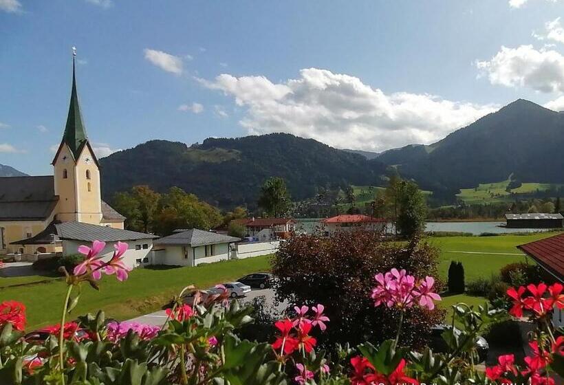 1 Bedroom Apartment Lake View, Sonnenhof Walchsee
