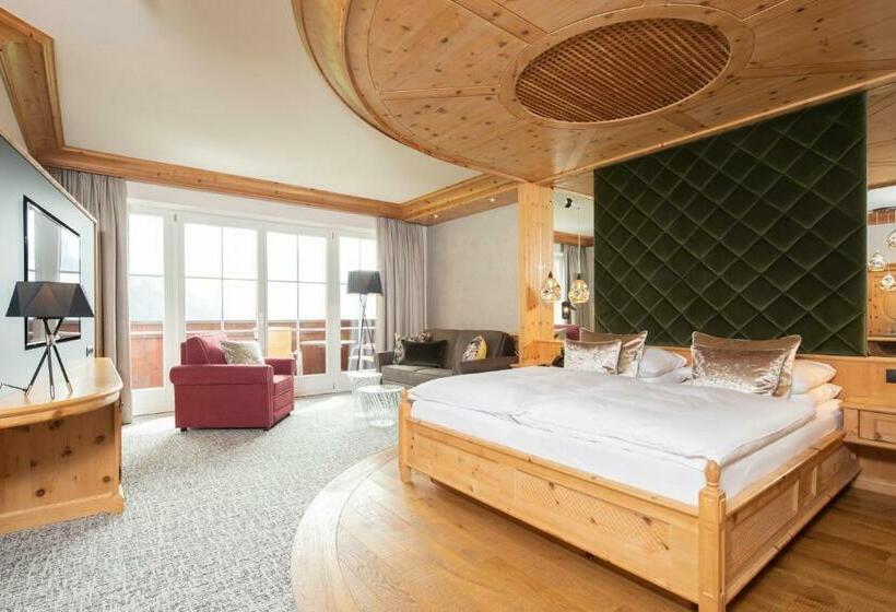 סוויטה עם מרפסת, Stock Resort