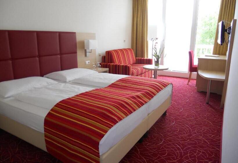 Номер Стандарт Вид на Озеро, Werzers Seehotel Wallerwirt