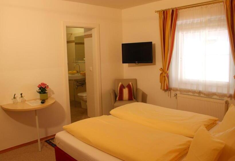 Апартаменты 2 Спальни, Pension Falkensteiner