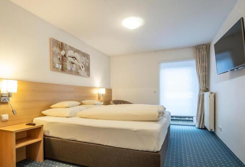 Апартаменты 2 Спальни, Pension Falkensteiner