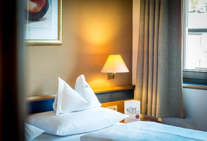 Номер Стандарт с Балконом, Alphotel Stocker Alpine Wellness