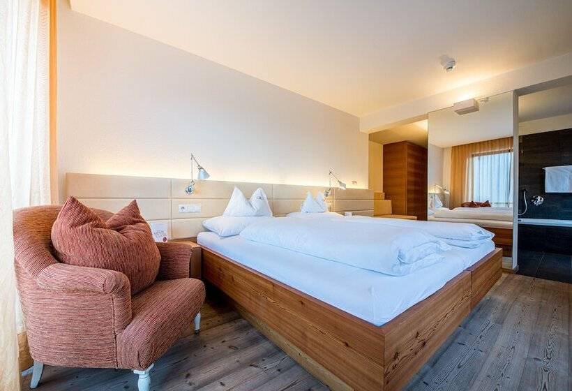 Полулюкс с Балконом, Alphotel Stocker Alpine Wellness
