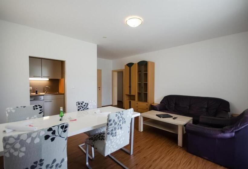 Апартаменты 2 Спальни, Familienhotel Steindl