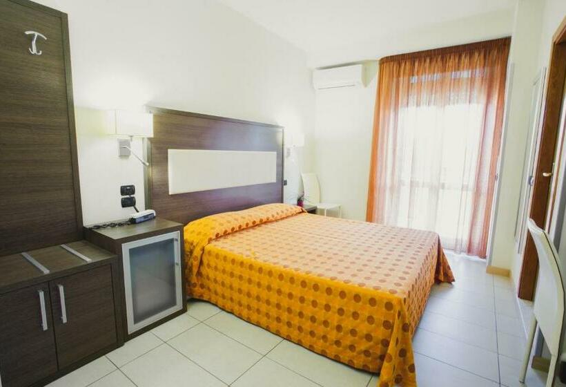 Номер Стандарт с Балконом, Taormina