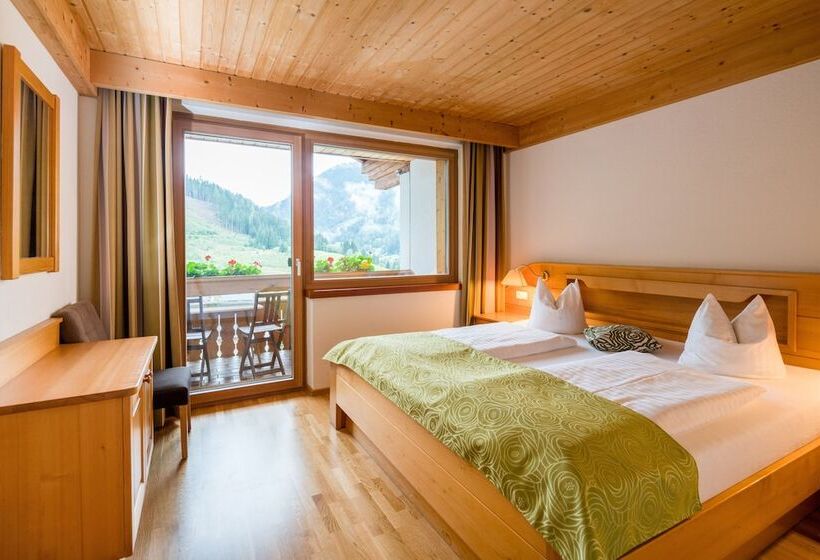 اتاق استاندارد با چشم‌انداز کوهستان, Nockresort