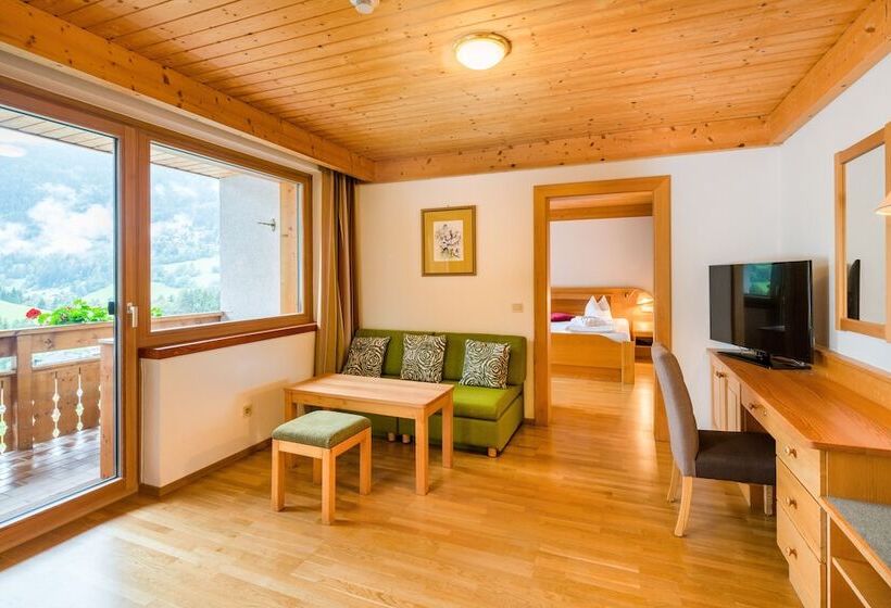 سوییت با چشم‌انداز کوه, Nockresort