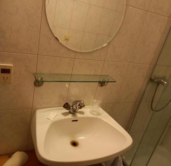 اتاق استاندارد چهار تخته, Gasthof Zum Pfandl
