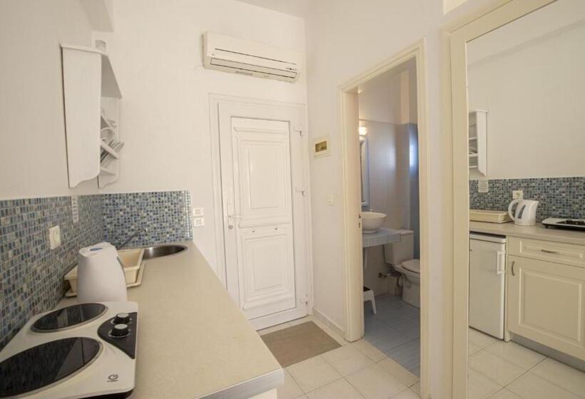 استودیوی استاندارد, Louis Studios Santorini