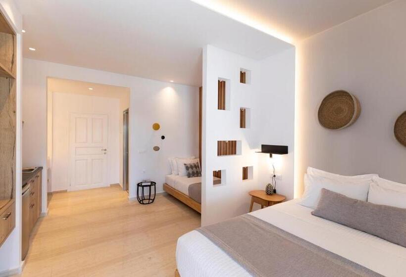 استودیوی سوپریور, Louis Studios Santorini