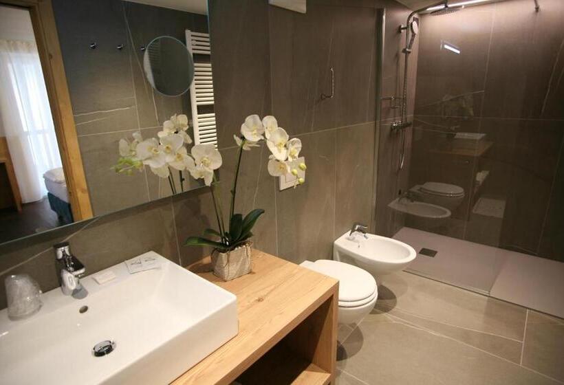 سوئیت با بالکن, Alpen Hotel Vidi