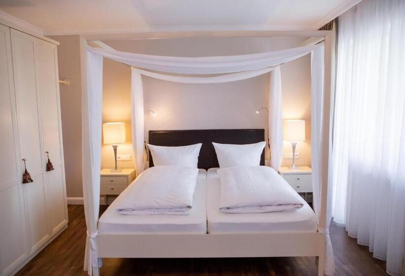 Полулюкс, Hirsch1783 Hotel Landhaus