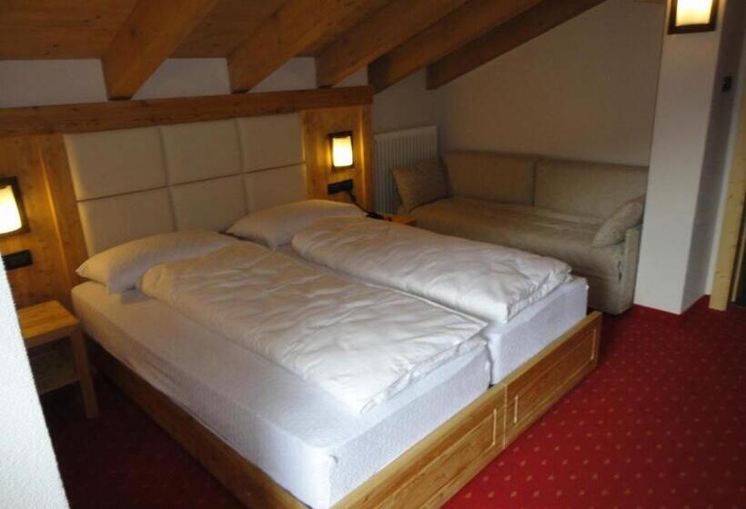 غرفة كومفورت ثلاثية, Garni My Ledro