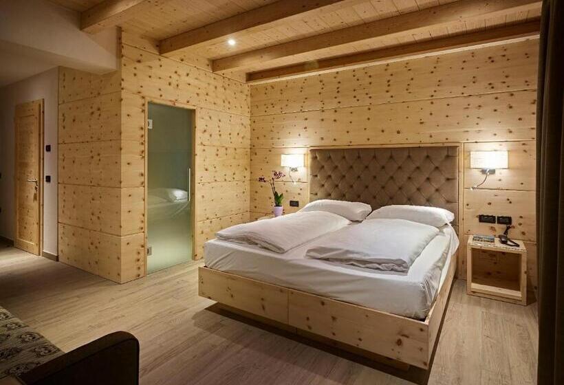 Quarto Triplo Deluxe, Garni My Ledro