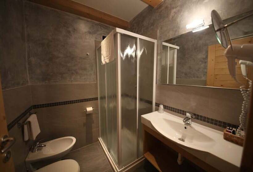 غرفة كومفورت ثلاثية, Garni My Ledro