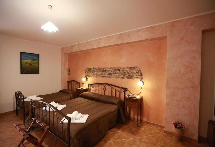 اتاق استاندارد سه نفره, Sikania Suite