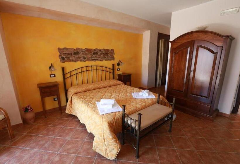 اتاق استاندارد سه نفره, Sikania Suite