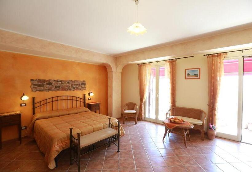 اتاق استاندارد سه نفره, Sikania Suite