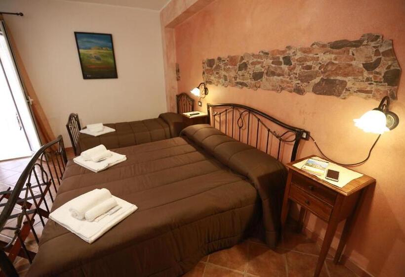 اتاق استاندارد سه نفره, Sikania Suite