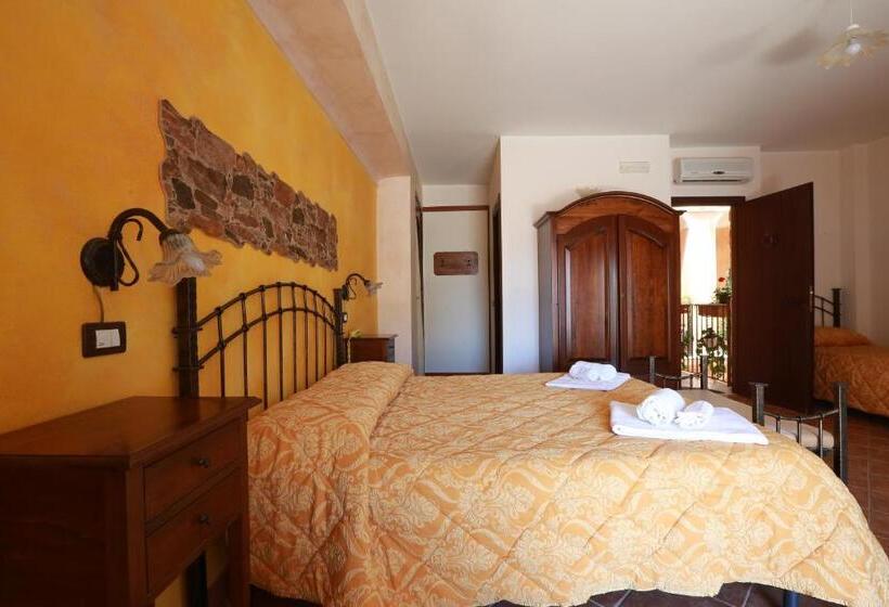 اتاق استاندارد سه نفره, Sikania Suite