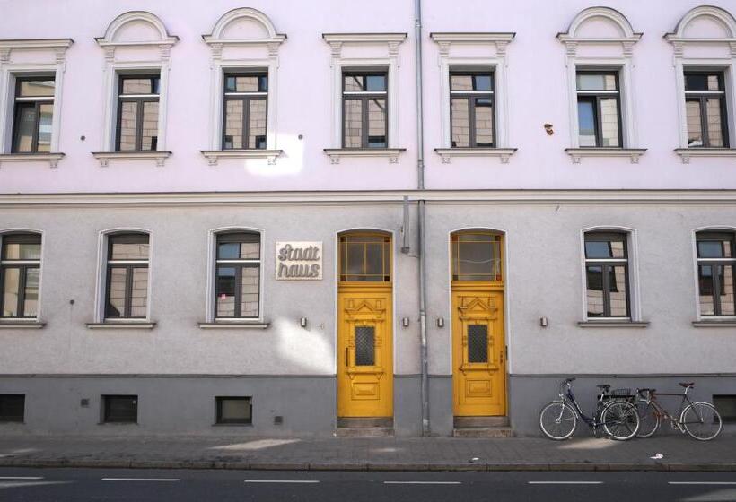 Номер Стандарт, Stadthaus