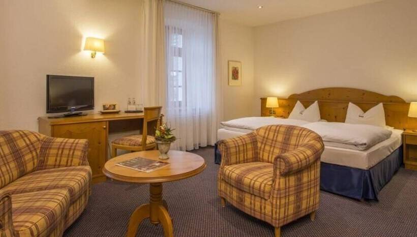 标准三人间, Landhotel Donner