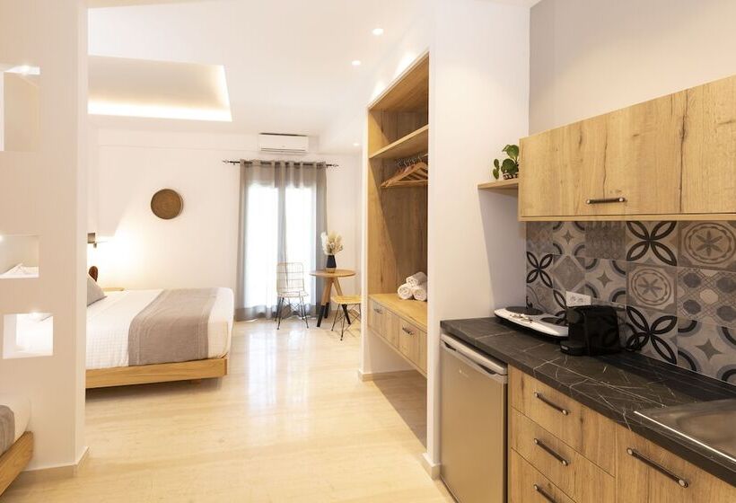 استودیوی سوپریور, Louis Studios Santorini