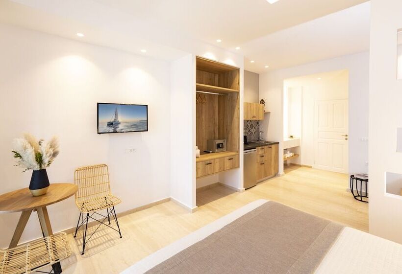 استودیوی سوپریور, Louis Studios Santorini
