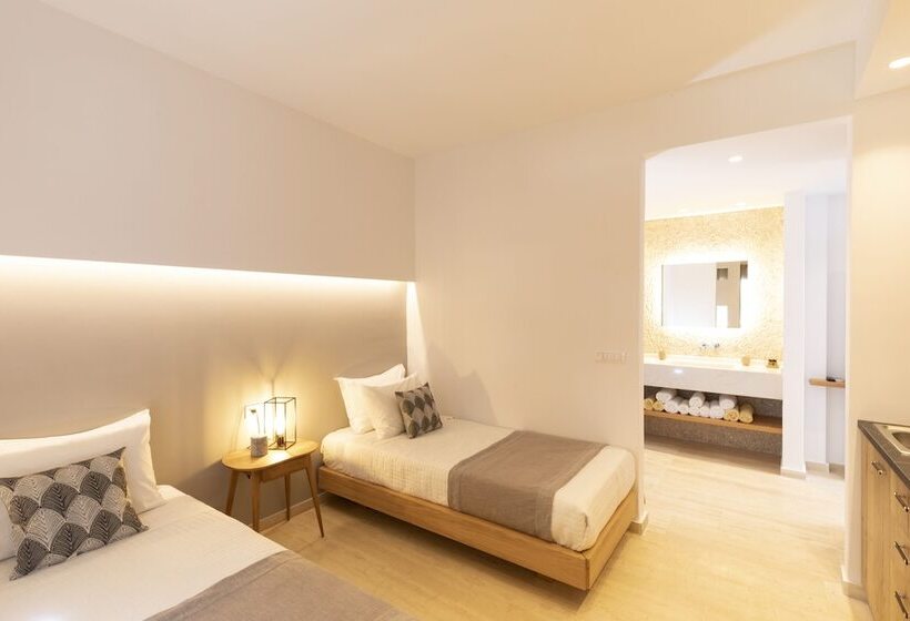 استودیوی سوپریور, Louis Studios Santorini