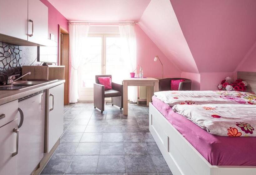 Номер Deluxe с Балконом, Pension Blumen Villa