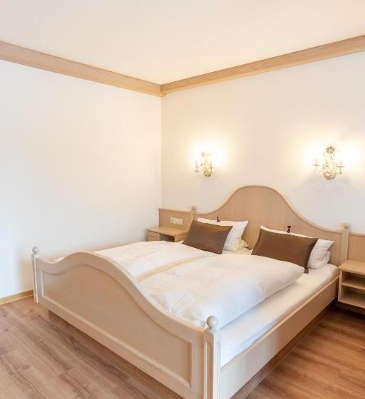 Номер Стандарт, Eisensteiner Hof