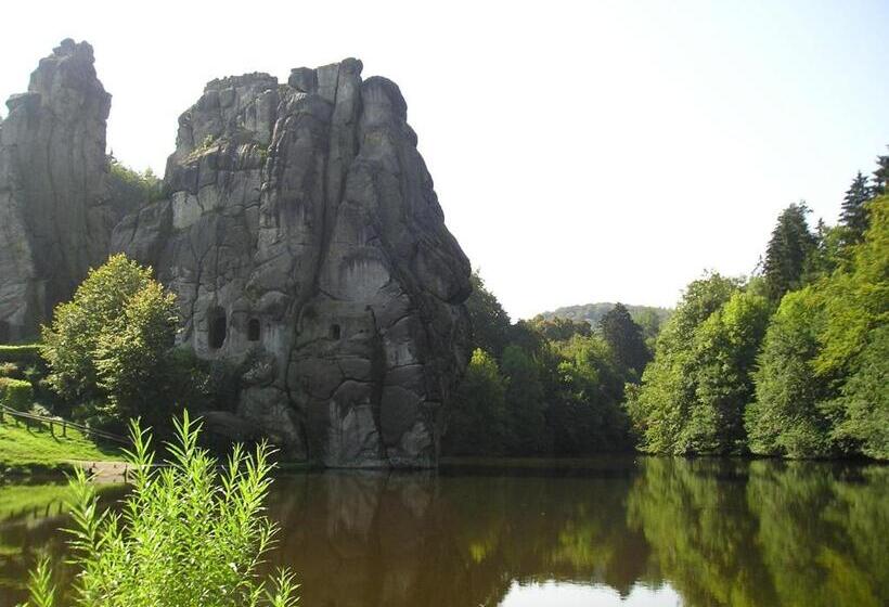 Номер Стандарт, Teutonia