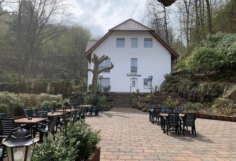 标准单人间, Restaurant Waldlust