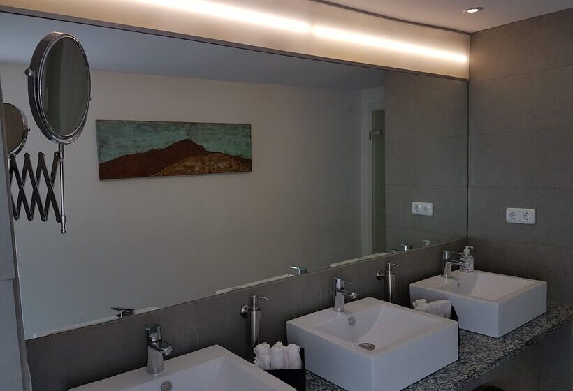 标准三人间, Rhein River Guesthouse   Direkt Am Rhein