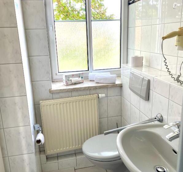 Номер Стандарт Трехместный, Und Restaurant Gartenstadt Erfurt