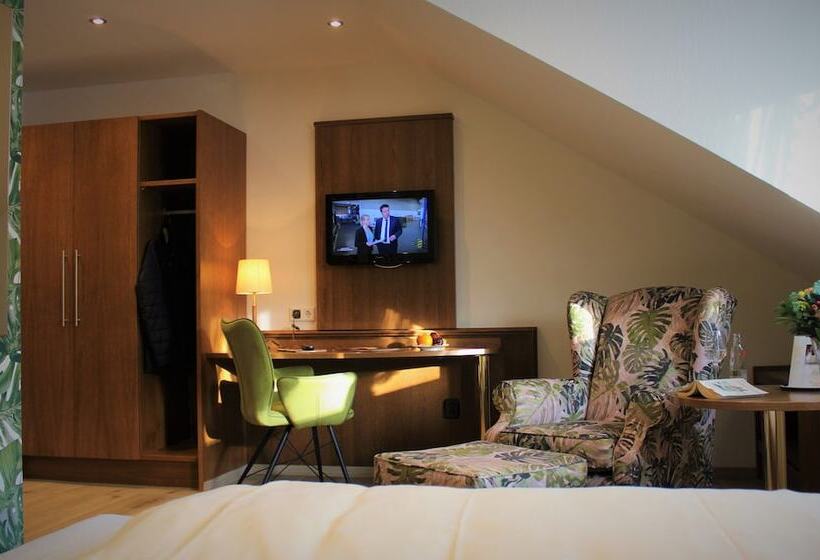 Номер Стандарт, Land Gut Hotel Zur Brücke