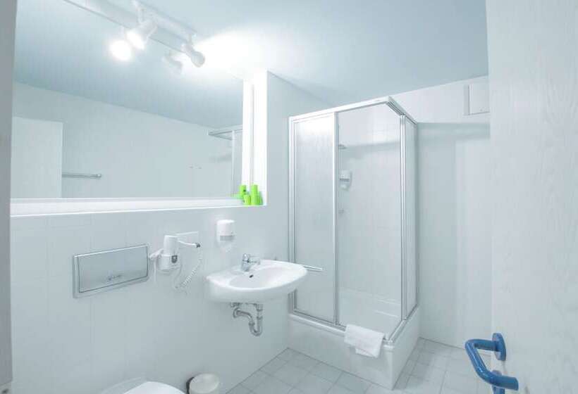 Четырехместный Номер Стандарт, Erzgebirgshotel Freiberger Höhe