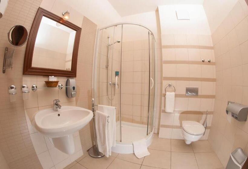 Люкс, Bassiana Hotel Es Etterem