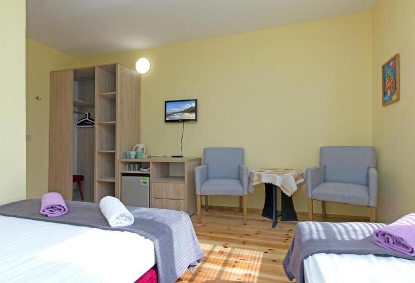 Номер Стандарт Трехместный, Villa Linne