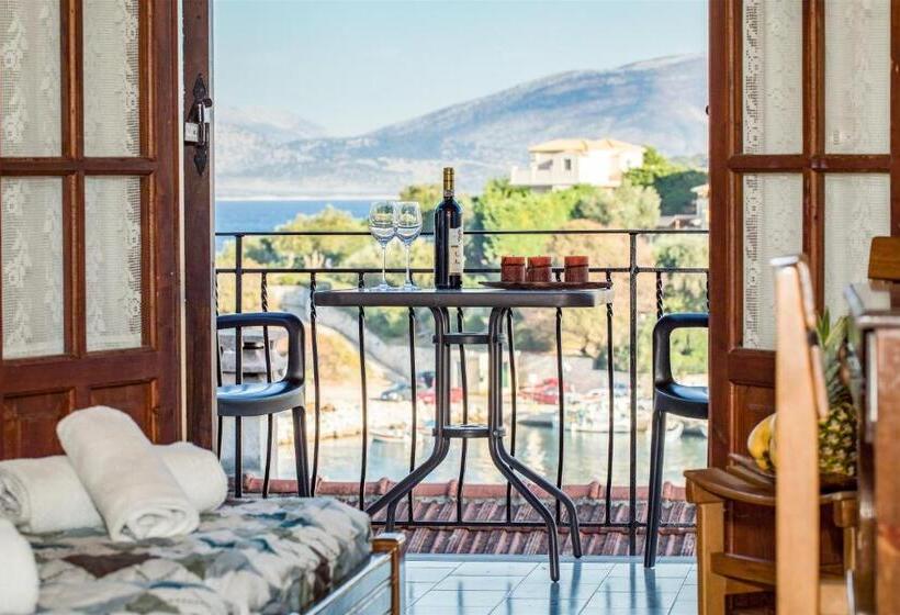 غرفة قياسية مطلّة علي البحر, Villa Perris Studios
