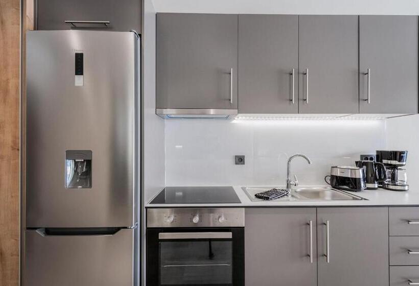 سوییت با چشم‌انداز استخر, Mystique Luxury Suites & Maisonettes