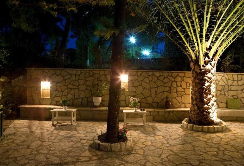 اتاق استاندارد با بالکن, Isalos