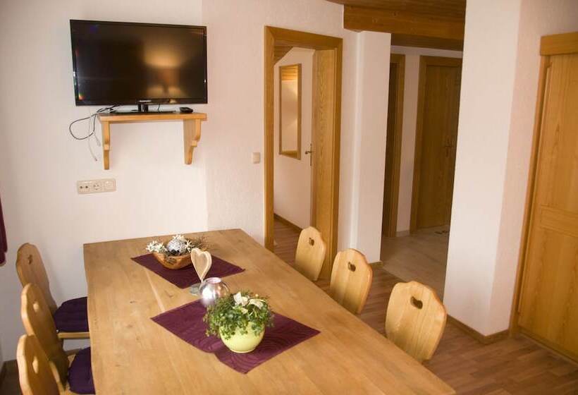 Апартаменты 4 Спальни, Haus Astoria